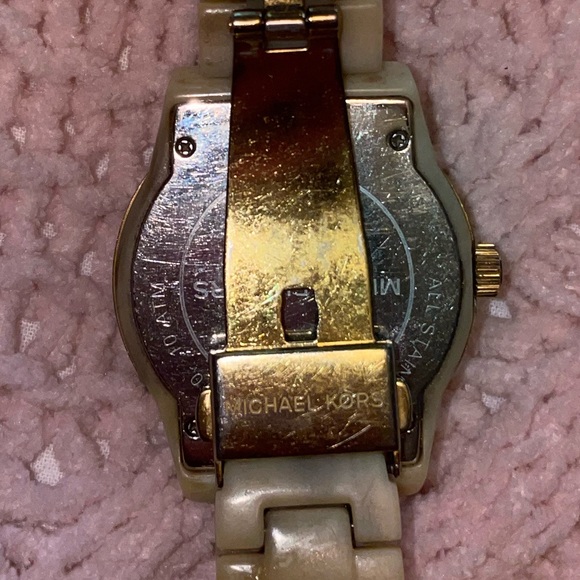 Michael Kors Watch - NEW battery - Picture 7 of 12
